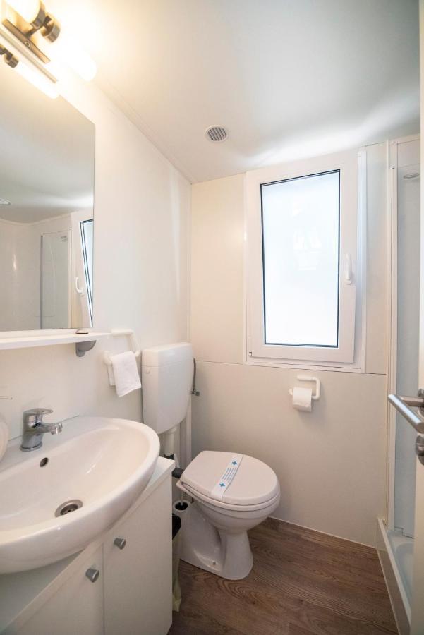 Mobile Home Cube, 3 Bedrooms, Free Parking, Wifi بيوغْغاد نا موغو المظهر الخارجي الصورة