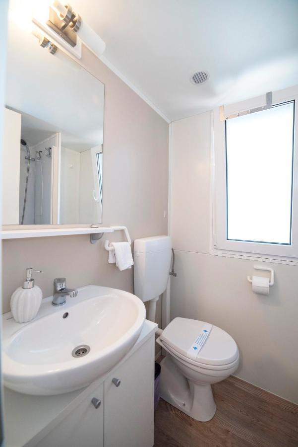 Mobile Home Cube, 3 Bedrooms, Free Parking, Wifi بيوغْغاد نا موغو المظهر الخارجي الصورة