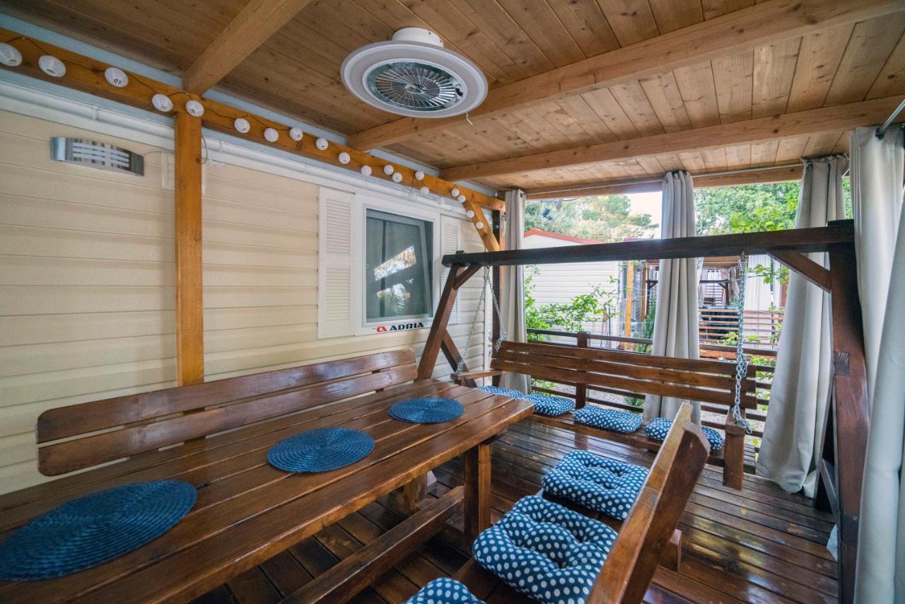 Mobile Home Cube, 3 Bedrooms, Free Parking, Wifi بيوغْغاد نا موغو المظهر الخارجي الصورة